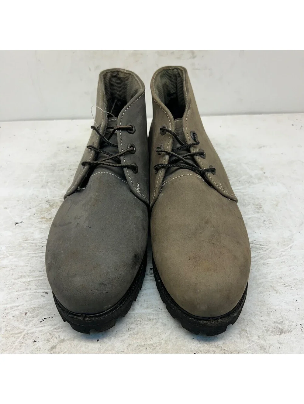 Timberland Men's Mid-Cut Soft Toe Chukka Boots 11019 Grey Leather Size 8.5W